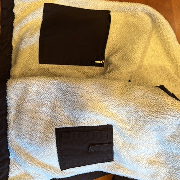 Berne heavy duty fleece lined and quilted/insulated work jacket. Size 14-16. - Picture 3 of 5